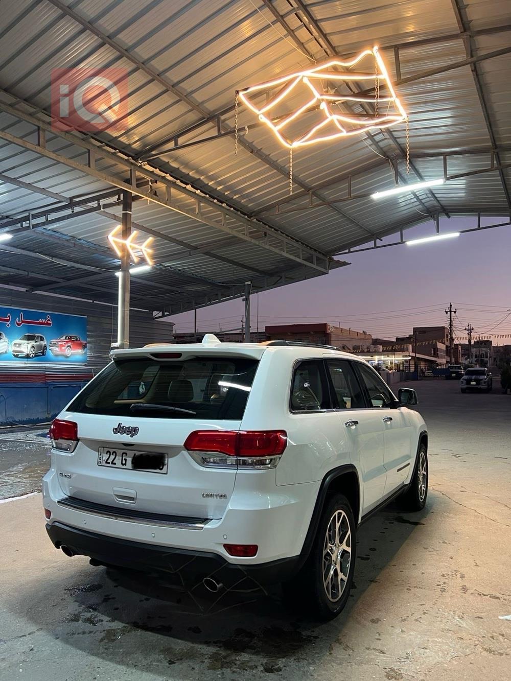 جیپ گراند شیرۆکی